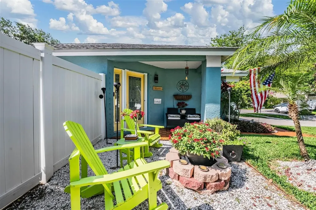 1686 Oak Spring Drive Tarpon Springs FL 34689