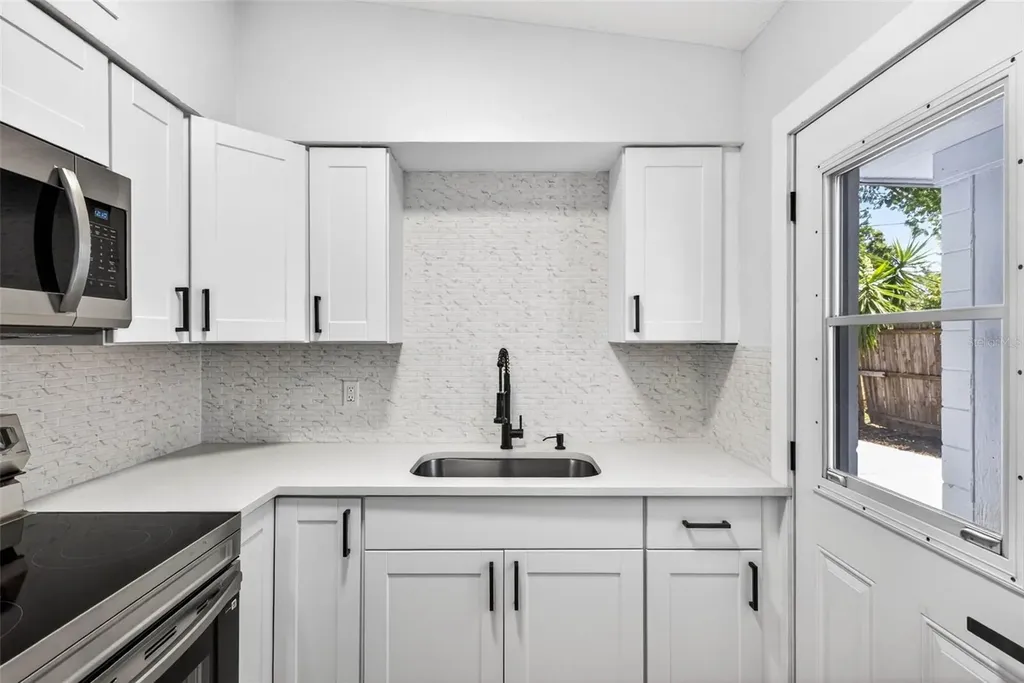 4127 12th Avenue S St Petersburg FL 33711