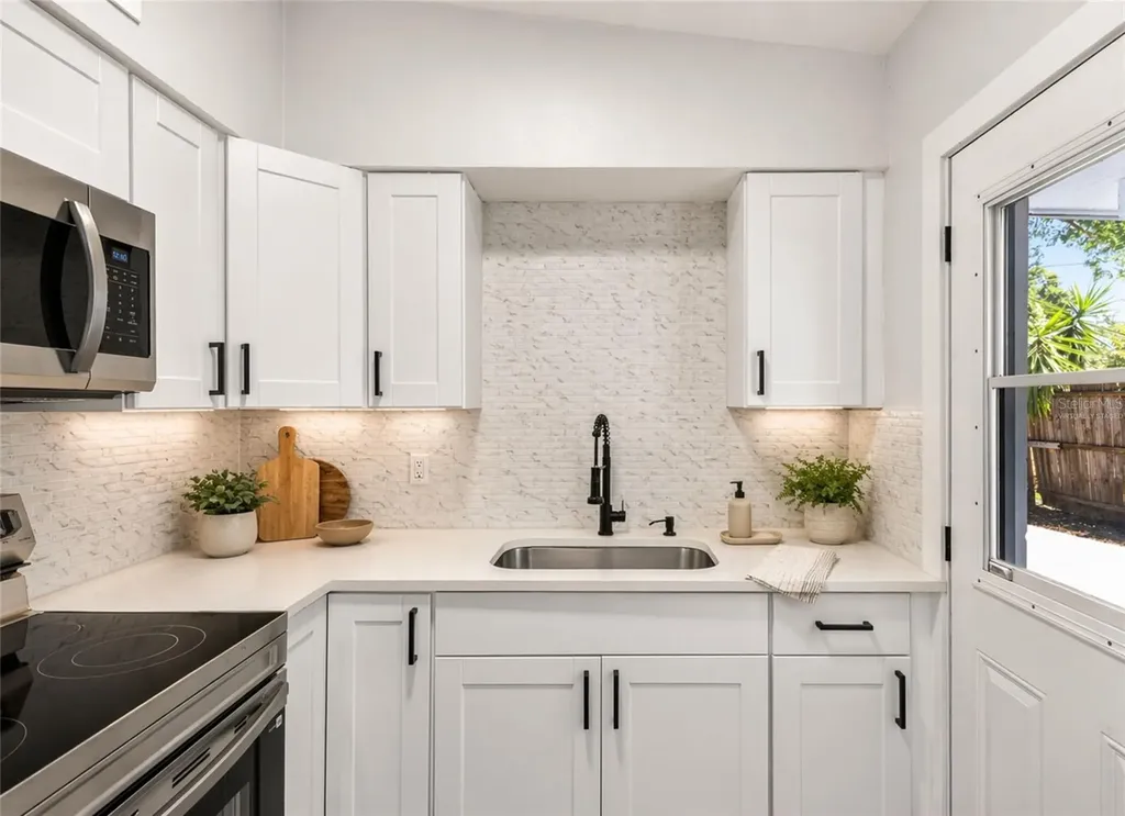 4127 12th Avenue S St Petersburg FL 33711