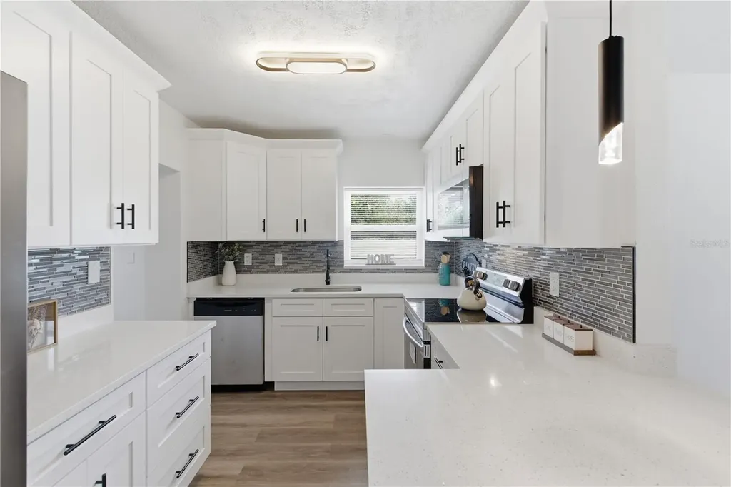 923 1st Avenue NW Largo FL 33770