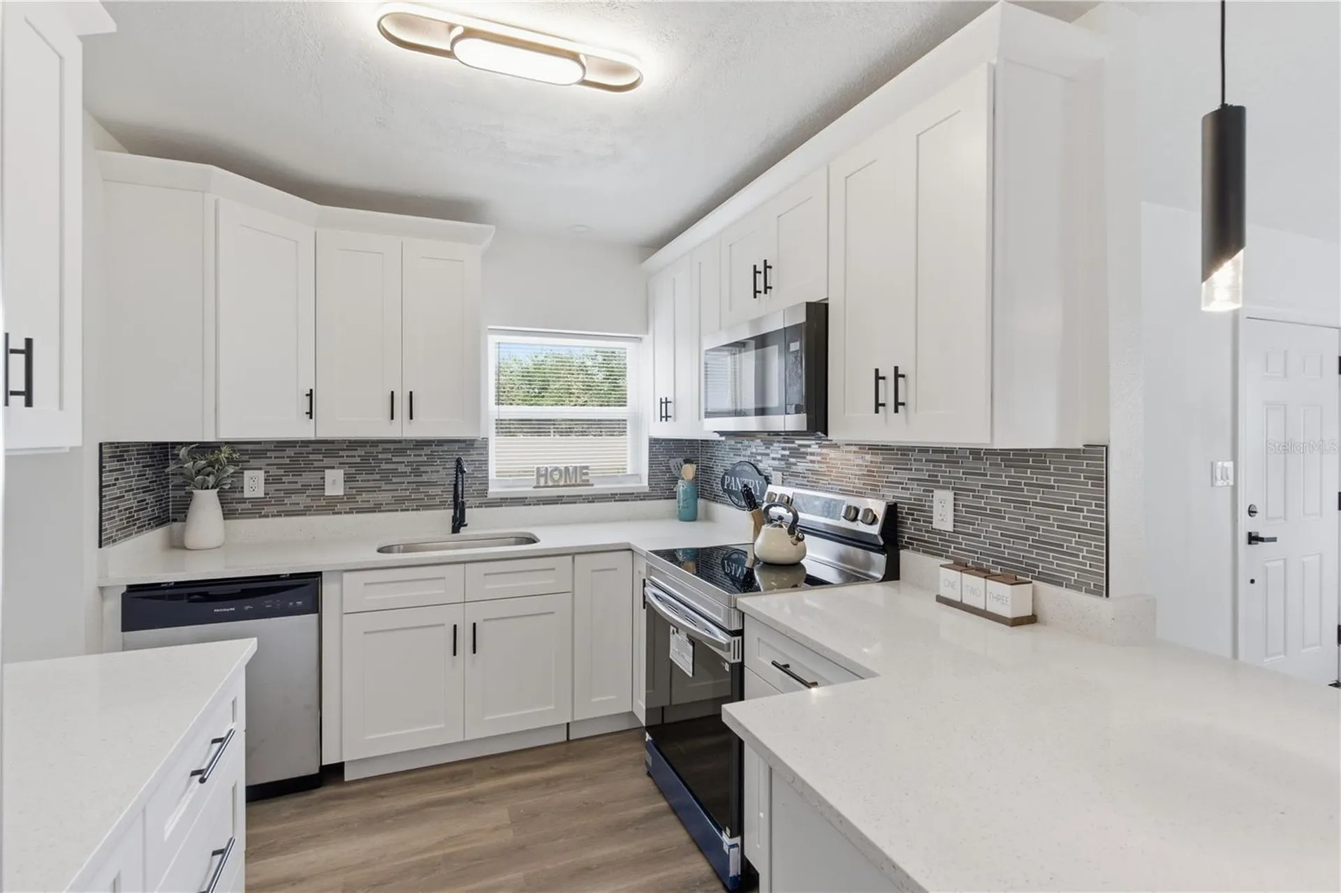 923 1st Avenue NW Largo FL 33770