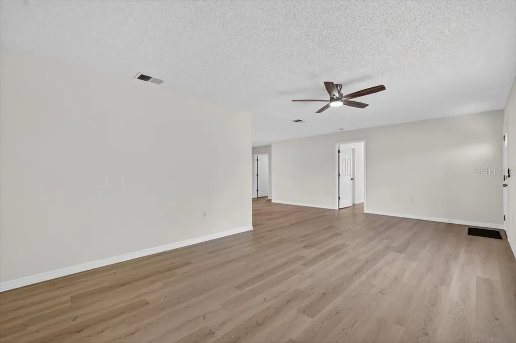 37327 Stanford Avenue Zephyrhills FL 33541