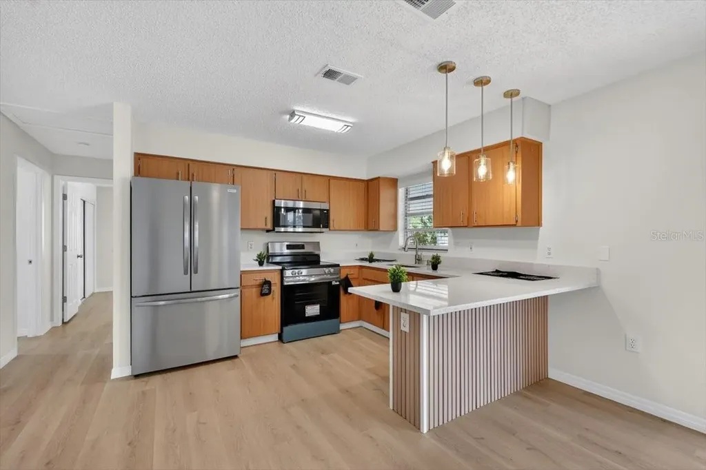 37327 Stanford Avenue Zephyrhills FL 33541