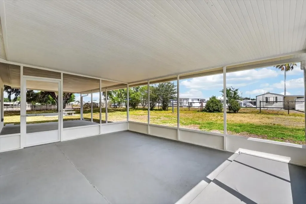 37327 Stanford Avenue Zephyrhills FL 33541