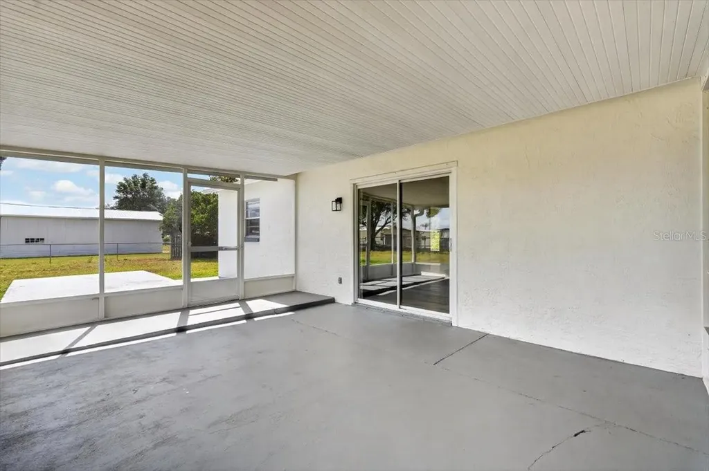 37327 Stanford Avenue Zephyrhills FL 33541