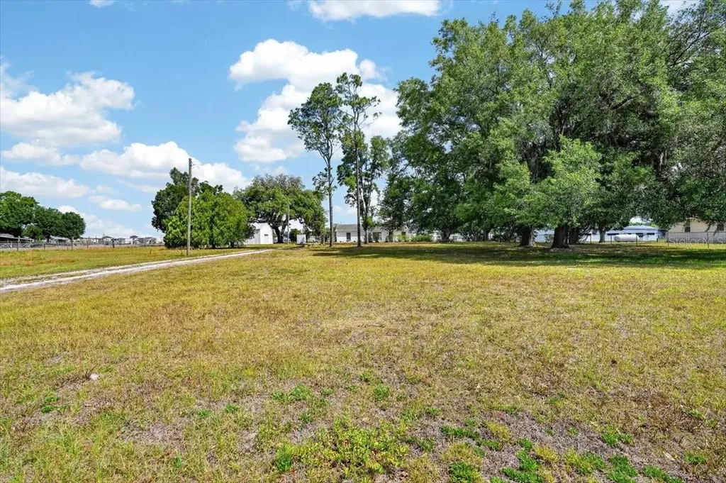 37327 Stanford Avenue Zephyrhills FL 33541