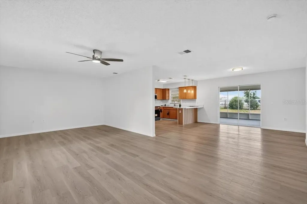 37327 Stanford Avenue Zephyrhills FL 33541