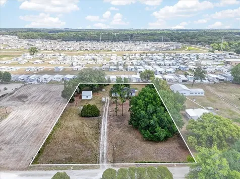37327 Stanford Avenue Zephyrhills FL 33541