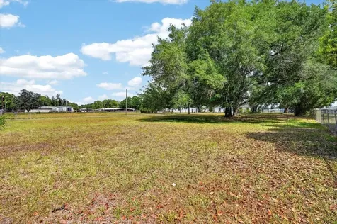 37327 Stanford Avenue Zephyrhills FL 33541