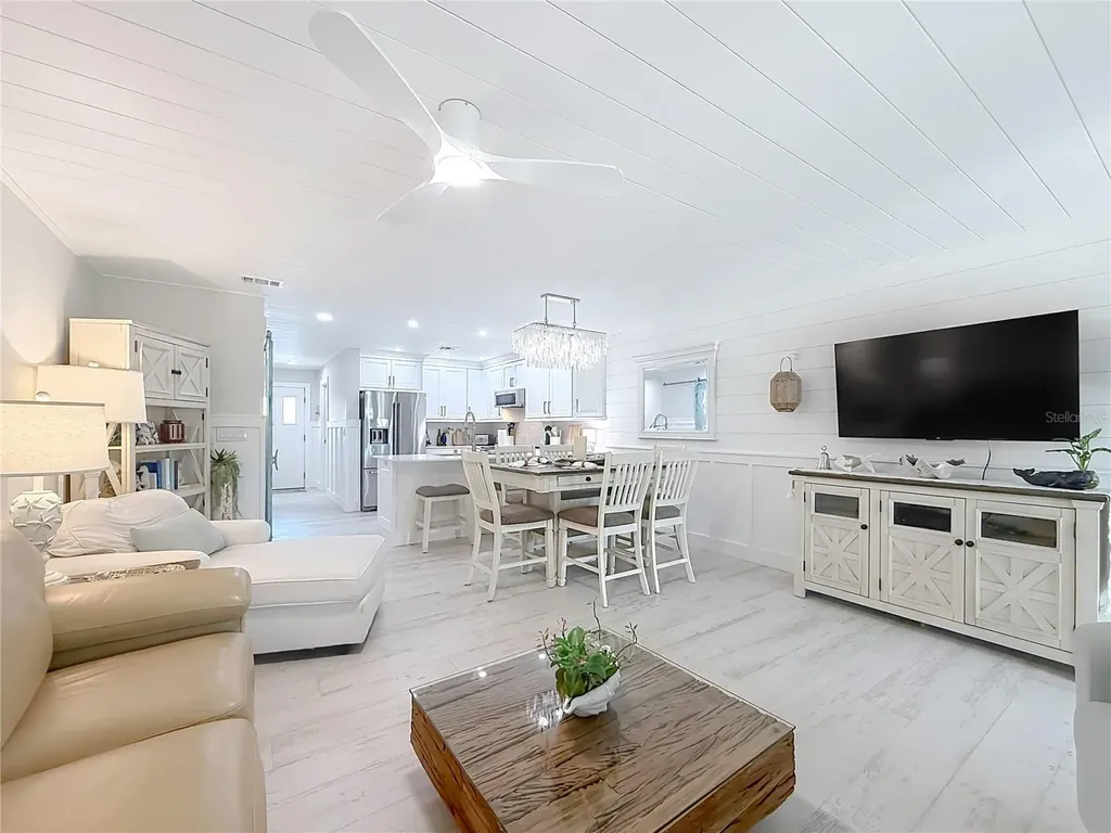 1637 SE Paradise Circle Crystal River FL 34429