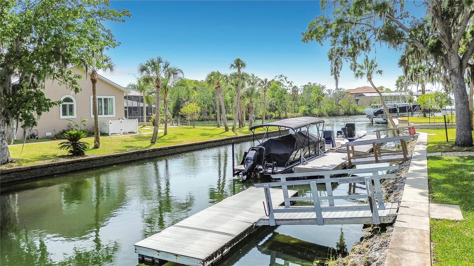 1637 SE Paradise Circle Crystal River FL 34429