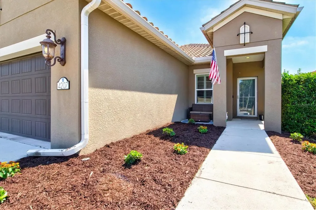 4207 Azurite Way Bradenton FL 34211