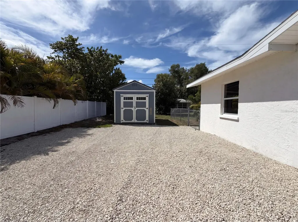 829 E 4th Street Englewood FL 34223