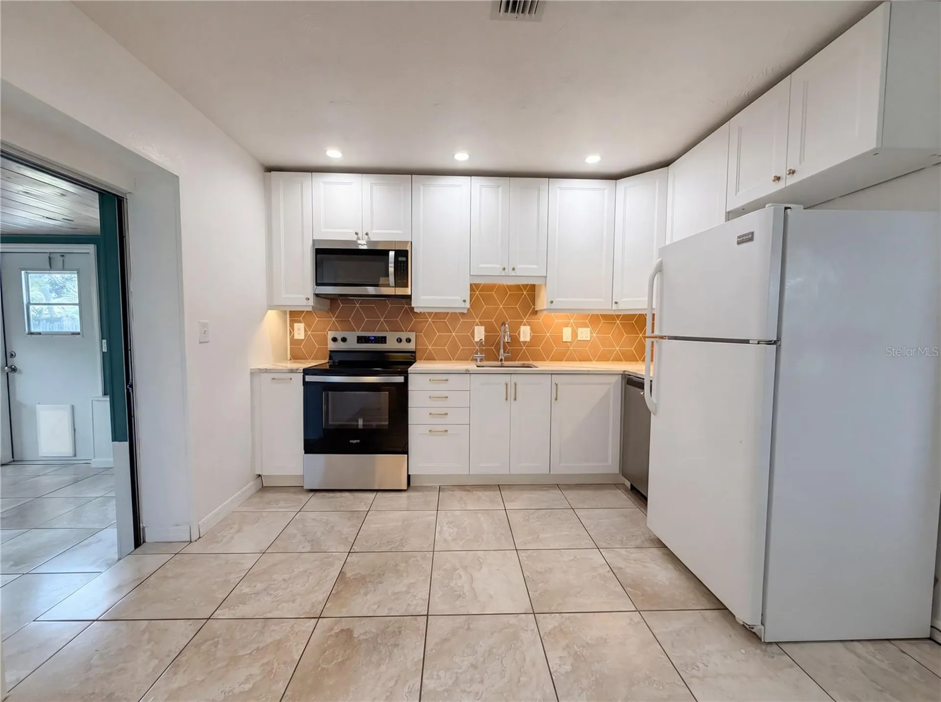 829 E 4th Street Englewood FL 34223