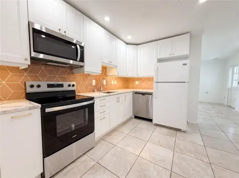 829 E 4th Street Englewood FL 34223