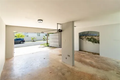 123 Estancias Reales Guaynabo PR 00969