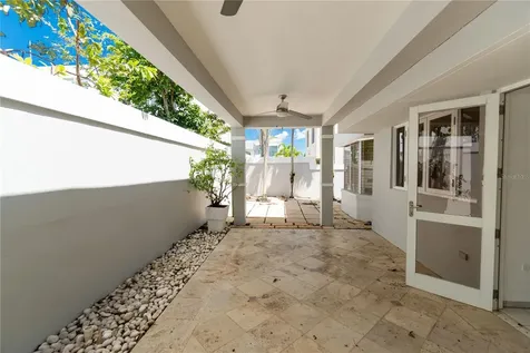 123 Estancias Reales Guaynabo PR 00969