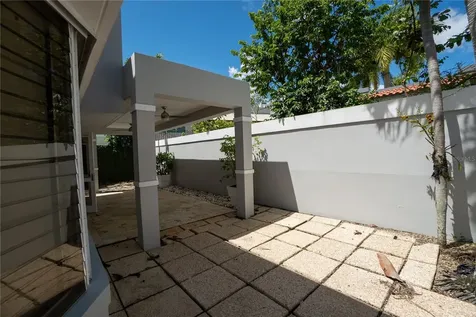 123 Estancias Reales Guaynabo PR 00969