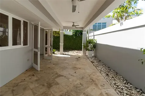 123 Estancias Reales Guaynabo PR 00969