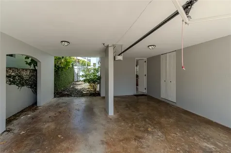 123 Estancias Reales Guaynabo PR 00969