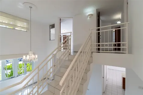 123 Estancias Reales Guaynabo PR 00969