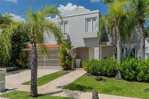123 Estancias Reales Guaynabo PR 00969