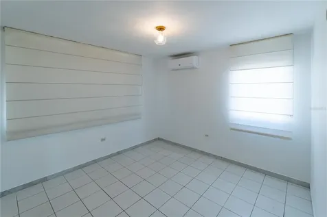 123 Estancias Reales Guaynabo PR 00969