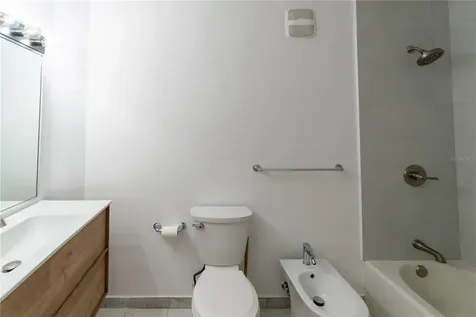 123 Estancias Reales Guaynabo PR 00969