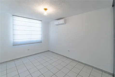 123 Estancias Reales Guaynabo PR 00969