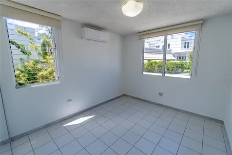123 Estancias Reales Guaynabo PR 00969