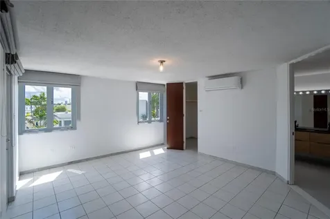 123 Estancias Reales Guaynabo PR 00969