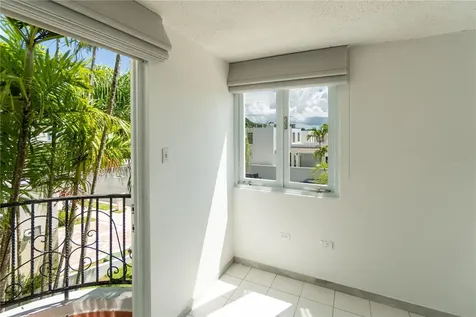 123 Estancias Reales Guaynabo PR 00969