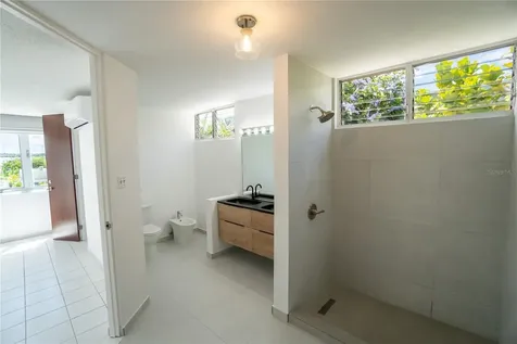 123 Estancias Reales Guaynabo PR 00969