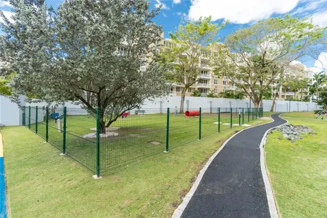 123 Estancias Reales Guaynabo PR 00969