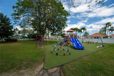 123 Estancias Reales Guaynabo PR 00969