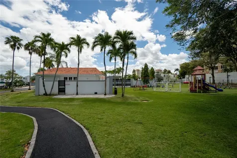 123 Estancias Reales Guaynabo PR 00969