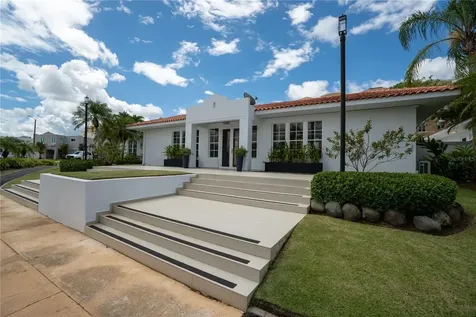123 Estancias Reales Guaynabo PR 00969