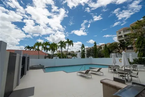 123 Estancias Reales Guaynabo PR 00969