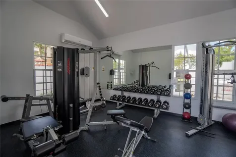 123 Estancias Reales Guaynabo PR 00969