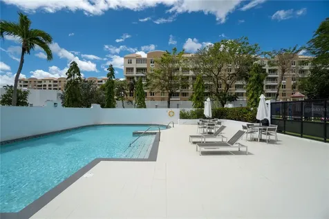 123 Estancias Reales Guaynabo PR 00969