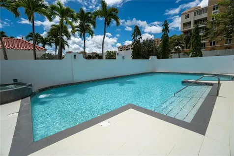 123 Estancias Reales Guaynabo PR 00969