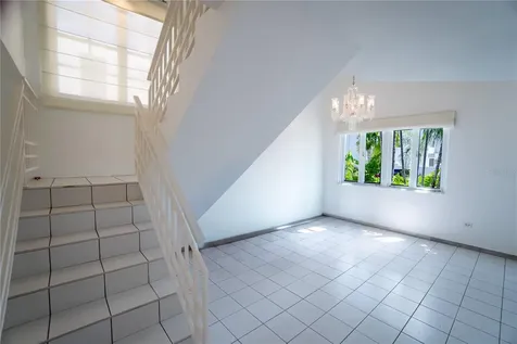 123 Estancias Reales Guaynabo PR 00969