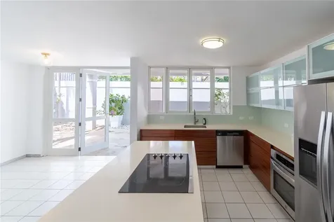 123 Estancias Reales Guaynabo PR 00969