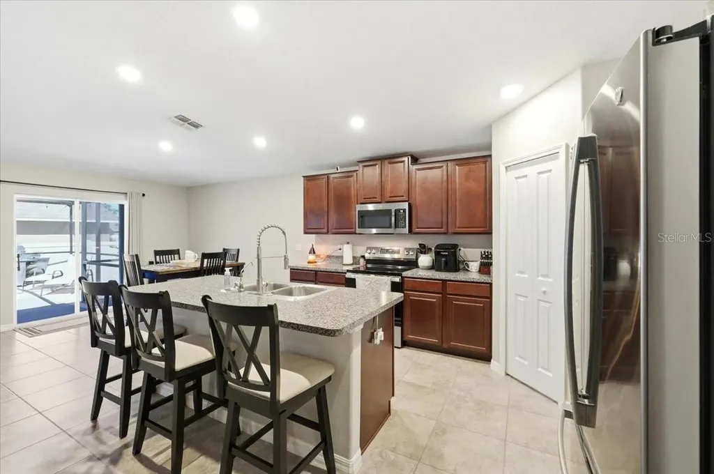 936 Zone Tailed Hawk Place Ruskin FL 33570