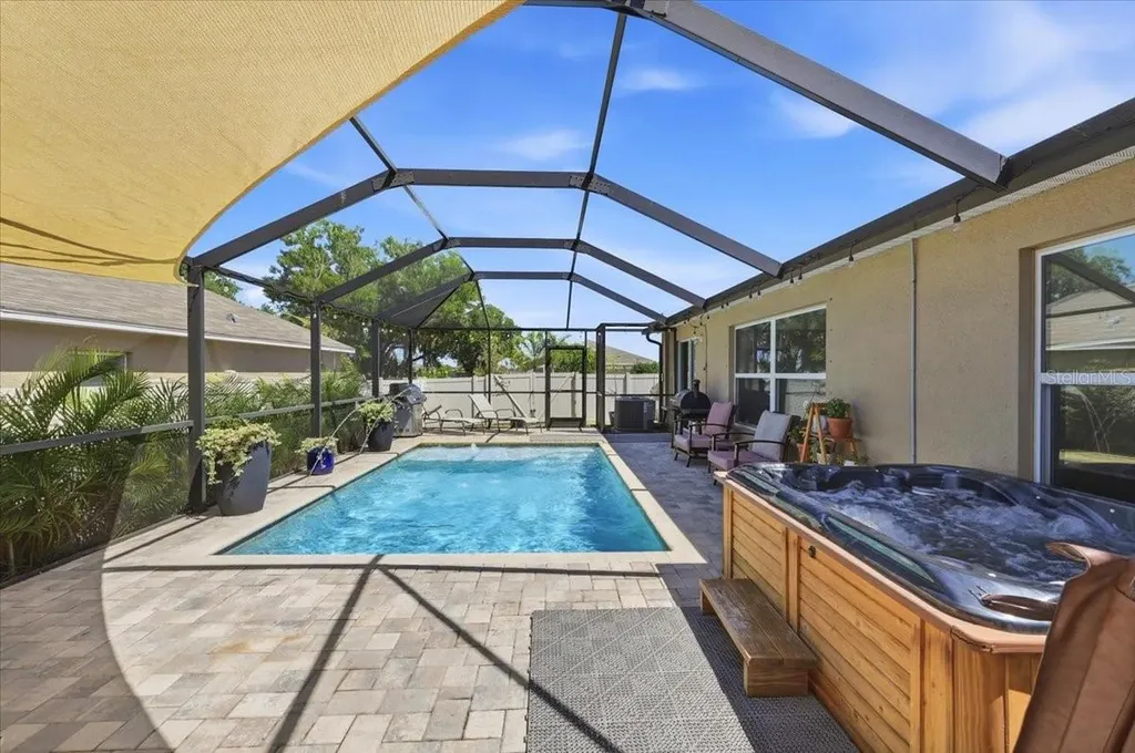 936 Zone Tailed Hawk Place Ruskin FL 33570