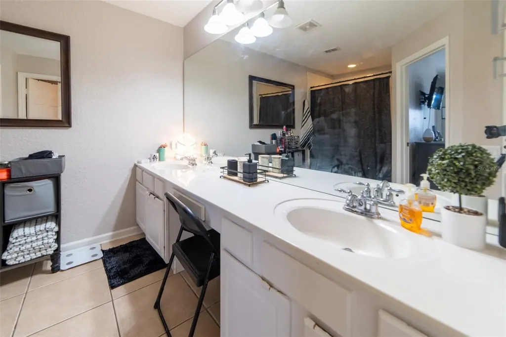 1041 Enclair Street Orlando FL 32828