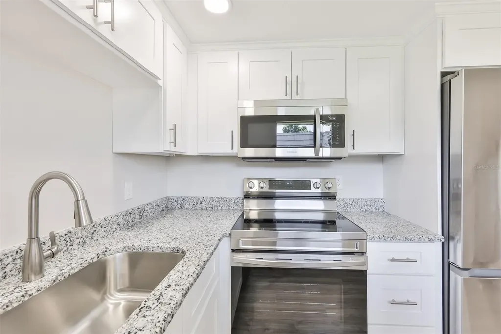 1802 Bedford Terrace Sun City Center FL 33573