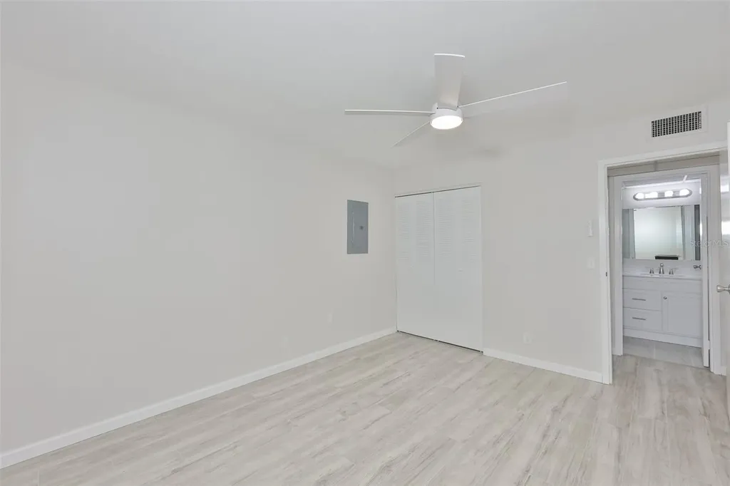 1802 Bedford Terrace Sun City Center FL 33573