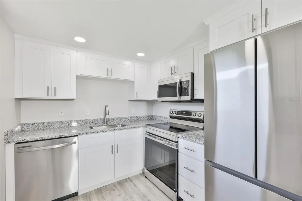 1802 Bedford Terrace Sun City Center FL 33573