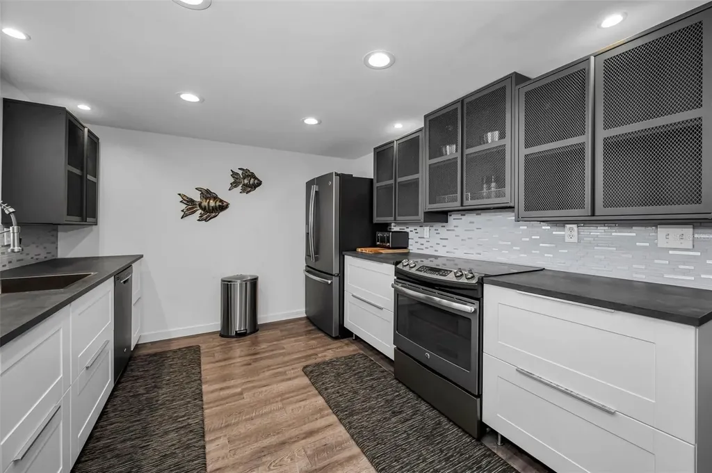 1250 S Pinellas Avenue Tarpon Springs FL 34689
